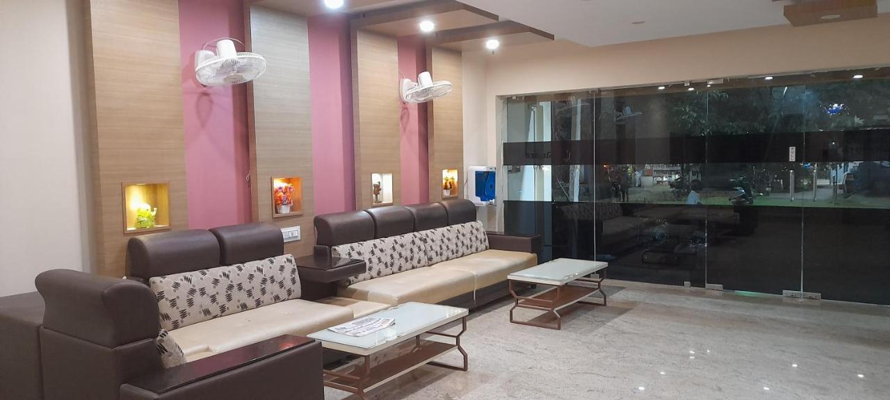 Sai Velan Residency Hotel Dindigul Eksteriør billede